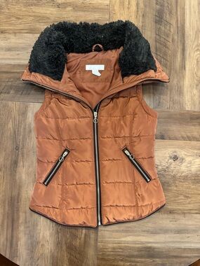 H&M Rust Quilted Puffer Vest with Black Faux Fur Collar